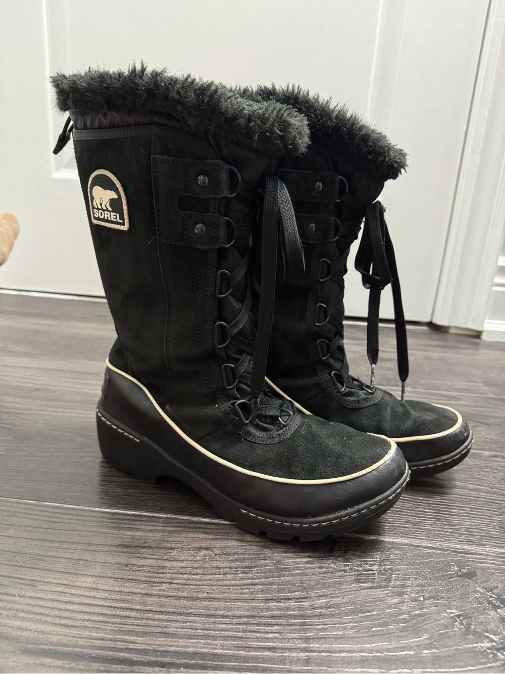 Sorel Women's Black Lace-Up Fur-Trim Winter Boots